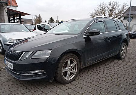 Skoda Octavia 2.0 Navi LED Klimatr Tempom 1.Hand Tüv