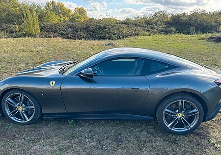 Ferrari Roma 3.9 T V8 DCT -
