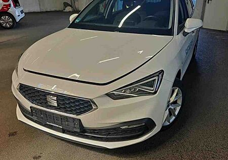 Seat Leon Sportstourer 2.0 TDI DSG Style+LED+NAVI+DAB