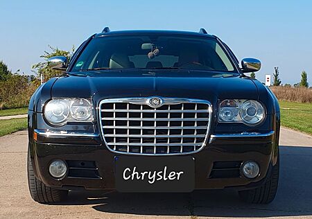 Chrysler 300C Touring 5.7 V8 HEMI AWD Autom. -