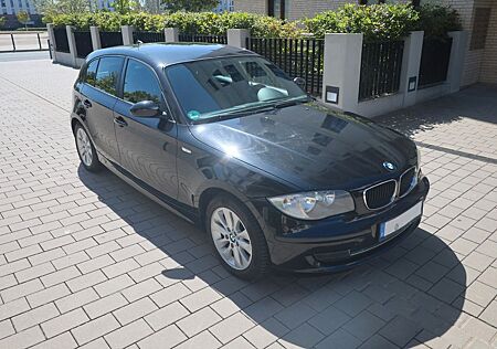 BMW 116i E87 - Schwarz Metallic 122 PS Benzin