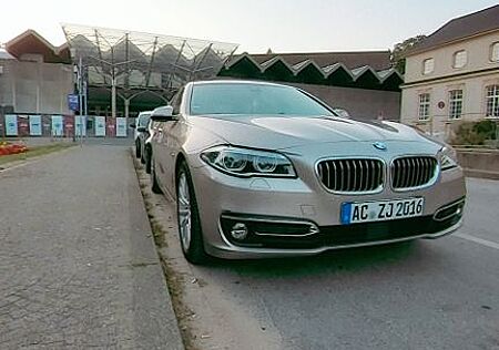 BMW 520d xDrive Touring A Luxury Line Luxury Line