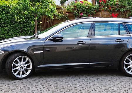 Jaguar XF 3.0 L V6 Diesel S Sportbrake -