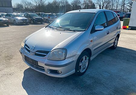 Nissan Almera Tino