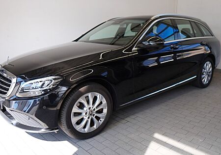 Mercedes-Benz C 300 T d 4Matic *Leder*Navi*Kamera*8-fach*