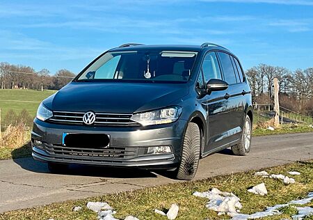 VW Touran Volkswagen 2.0 TDI SCR BMT Standheizung 7-Sitzer!