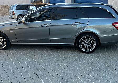 Mercedes-Benz 220