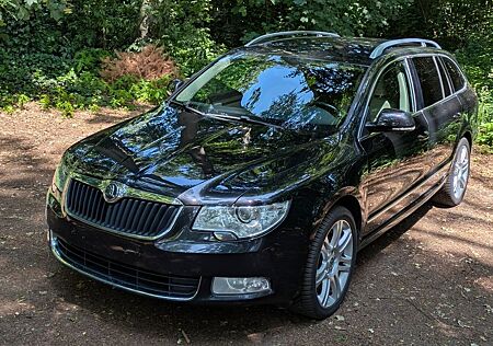 Skoda Superb 3.6 4x4 Combi Elegance 1 HD TÜV/INSP NEU