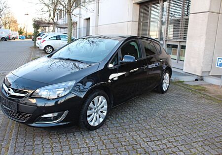 Opel Astra J Lim. 5-trg. Active