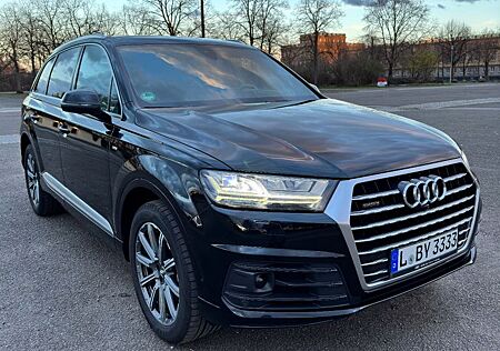 Audi Q7 3.0 TDI Quattro-7 Sitzen, SHZ-Alcantara