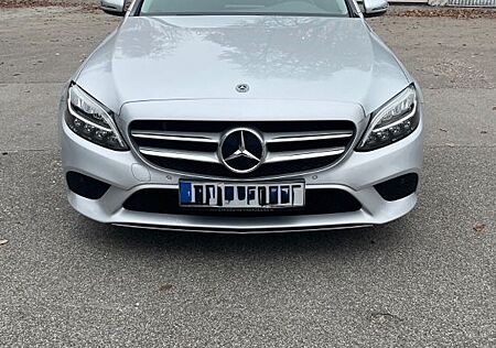 Mercedes-Benz C 180 Mercedes- CGI Automatik Limousine