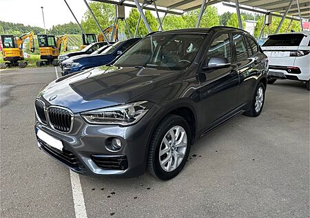 BMW X1 xDrive20d Sport Line / AHK / HUD / Leder