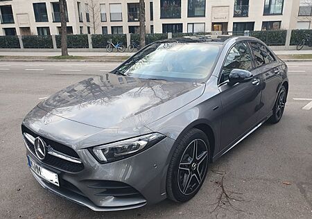 Mercedes-Benz A 250 e Limousine AMG Led Pano Multi Mbux