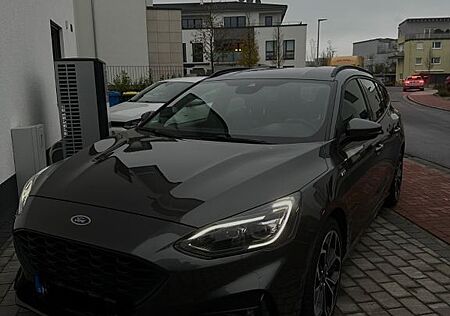 Ford Focus ST - Line X- Turnier 1,0 L EcoBoost