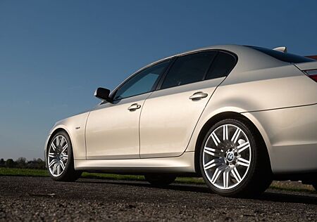 BMW 530i Individual **perf. Zustand / absolut voll**