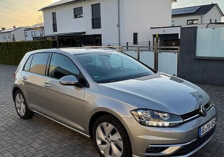 VW Golf Volkswagen TSI Sound Navigation Einparkhilfe ACC Klima