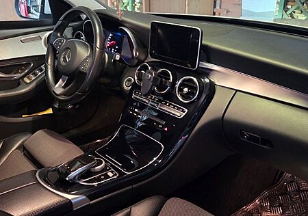 Mercedes-Benz C 220 d 4MATIC T Autom. -