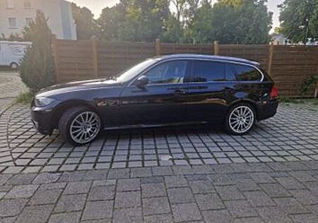 BMW 318i Touring -