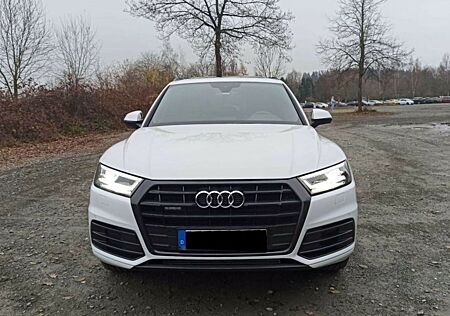 Audi Q5 45 TFSI S tronic quattro -
