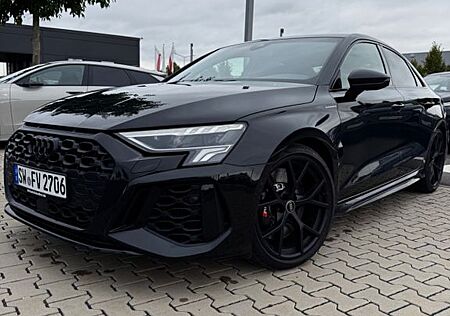 Audi RS3 2.5 TFSI Lim. NEUWAGEN GARANTIE + RS-AGA