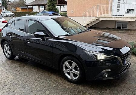 Mazda 3 2.0 SKYACTIV-G 120 Sports-Line Sports-Line