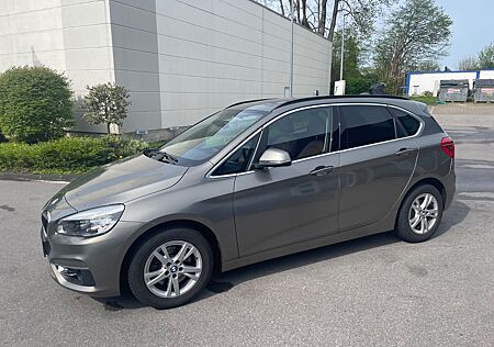 BMW 2er 220 Active Tourer 220d xDrive Steptronic Lux...