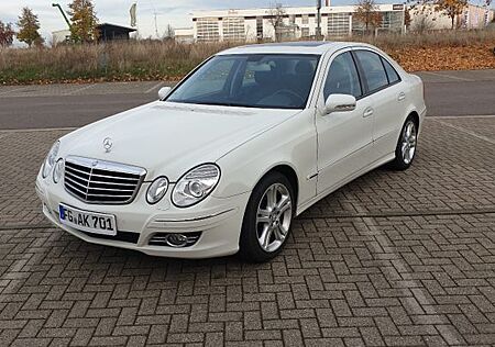 Mercedes-Benz E 230 AVANTGARDE Avantgarde