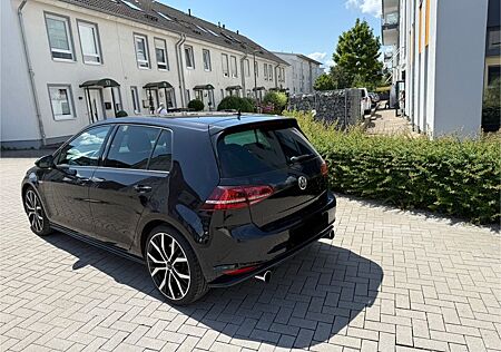 VW Golf Volkswagen 2.0 GTI Performance Scheckheft