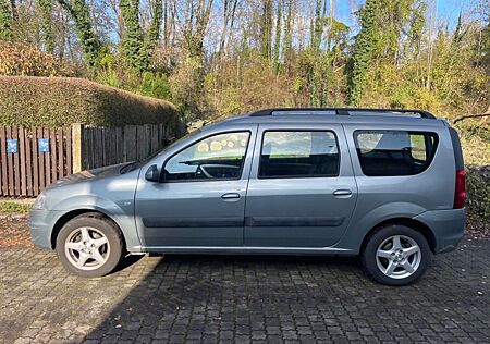 Dacia Logan MCV 1.6 MPI Lauréate mit neuem TÜV