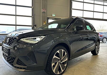 Seat Arona 1,5TSI DSG FR 18´´ AHK Alcant. Full LED