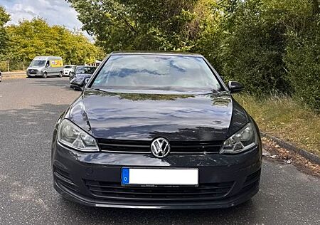 VW Golf Volkswagen 1.2 TSI 63 kW Trendline Trendline