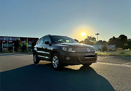 VW Tiguan Volkswagen 2.0 TDI SCR 135 DSG 4M BMT LOU. Tra &...