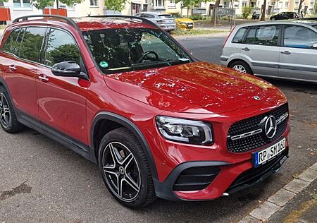 Mercedes-Benz GLB 200 4MATIC DCT -