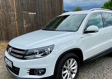 VW Tiguan Volkswagen 1.4 TSI DSG BMT LOUNGE Sport & Style ...