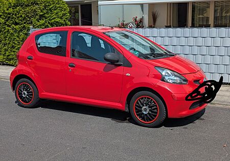 Toyota Aygo (X) Aygo (X) 1,0-l-VVT-i -, neuer TÜV
