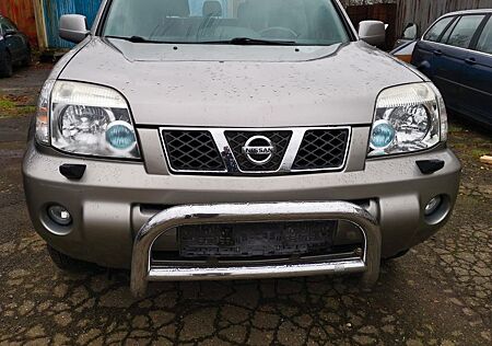 Nissan X-Trail 4x4 2.2 dCi Elegance*AHK*PANORAMA*LEDER*