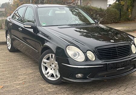 Mercedes-Benz E 350 AMG,Pano,Bi- Xenon, Navi ,7-Gang Automatik