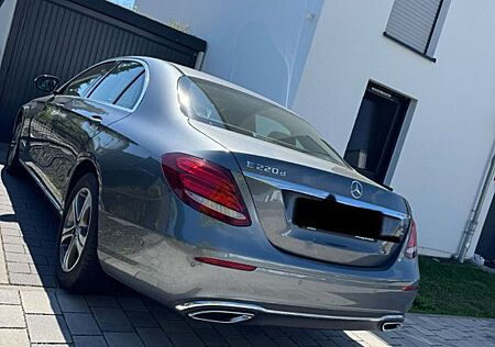 Mercedes-Benz E 220 d