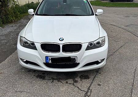 BMW 318i Touring -