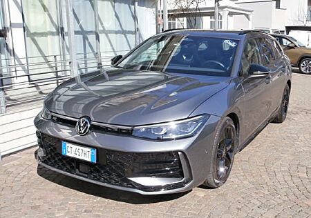 VW Passat Variant gebraucht kaufen VW Passat Variant Volkswagen 2.0 TDI SCR DSG R-Line