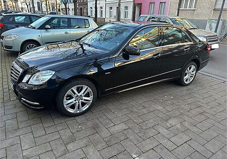 Mercedes-Benz E 250 CDI 4MATIC BlueEFF. AVANTG. Autom. AVA...