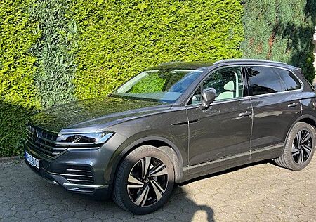 VW Touareg Volkswagen 3.0 V6 TDI Leder, PANO, elk. Sitz. AHK