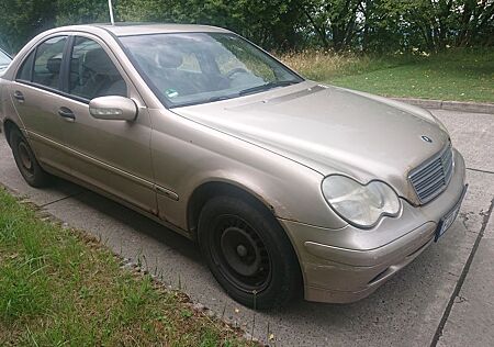 Mercedes-Benz C 180 Kompressor CLASSIC HU-