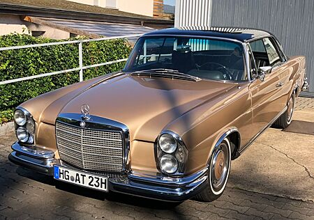 Mercedes-Benz 280