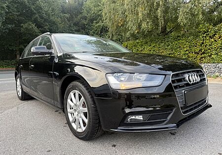 Audi A4 Avant Attract. quattro,Scheckheft,SHZ,Navi