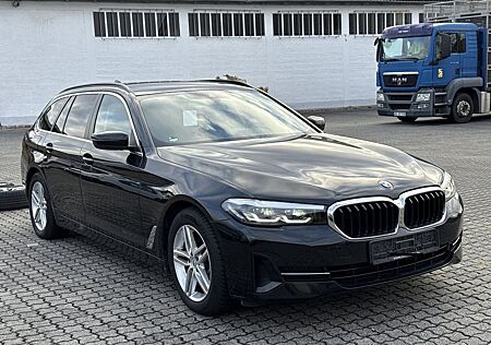 BMW 520 d Touring LED NAVI LUFT CAM PDC LEDER 1HD
