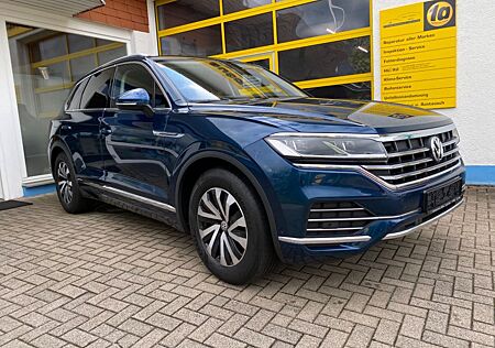 VW Touareg Volkswagen Elegance 4Motion 1. HAND AHK NAVI LEDER