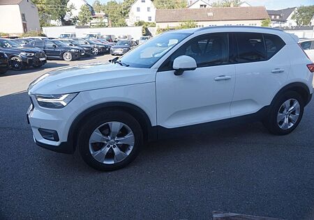 Volvo XC 40 XC40 Moment*AUT*AHK*NAV*SHZ*ACC*LEDER*LED*KAMERA