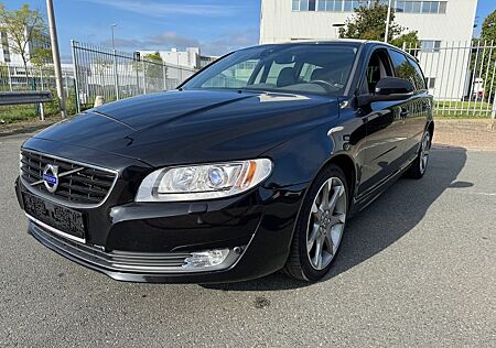 Volvo V70 Kombi 2.0l Scheckheft Zr. gew. Leder AHK