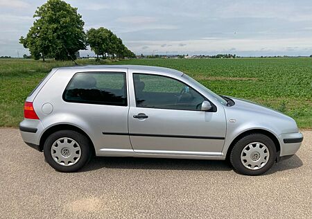 VW Golf Volkswagen IV 1.4 TÜV bis 03/2027 unfallfrei